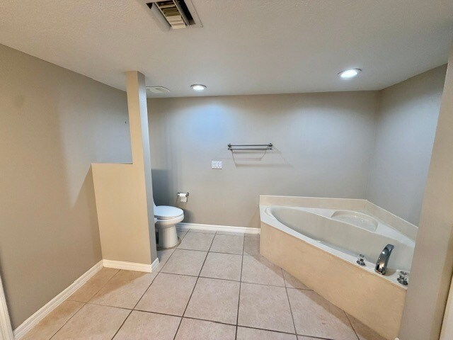 Building Photo - 7028 Sevilla Ct
