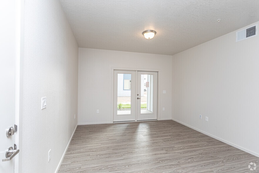1BR, 1BA - Silver Ridge