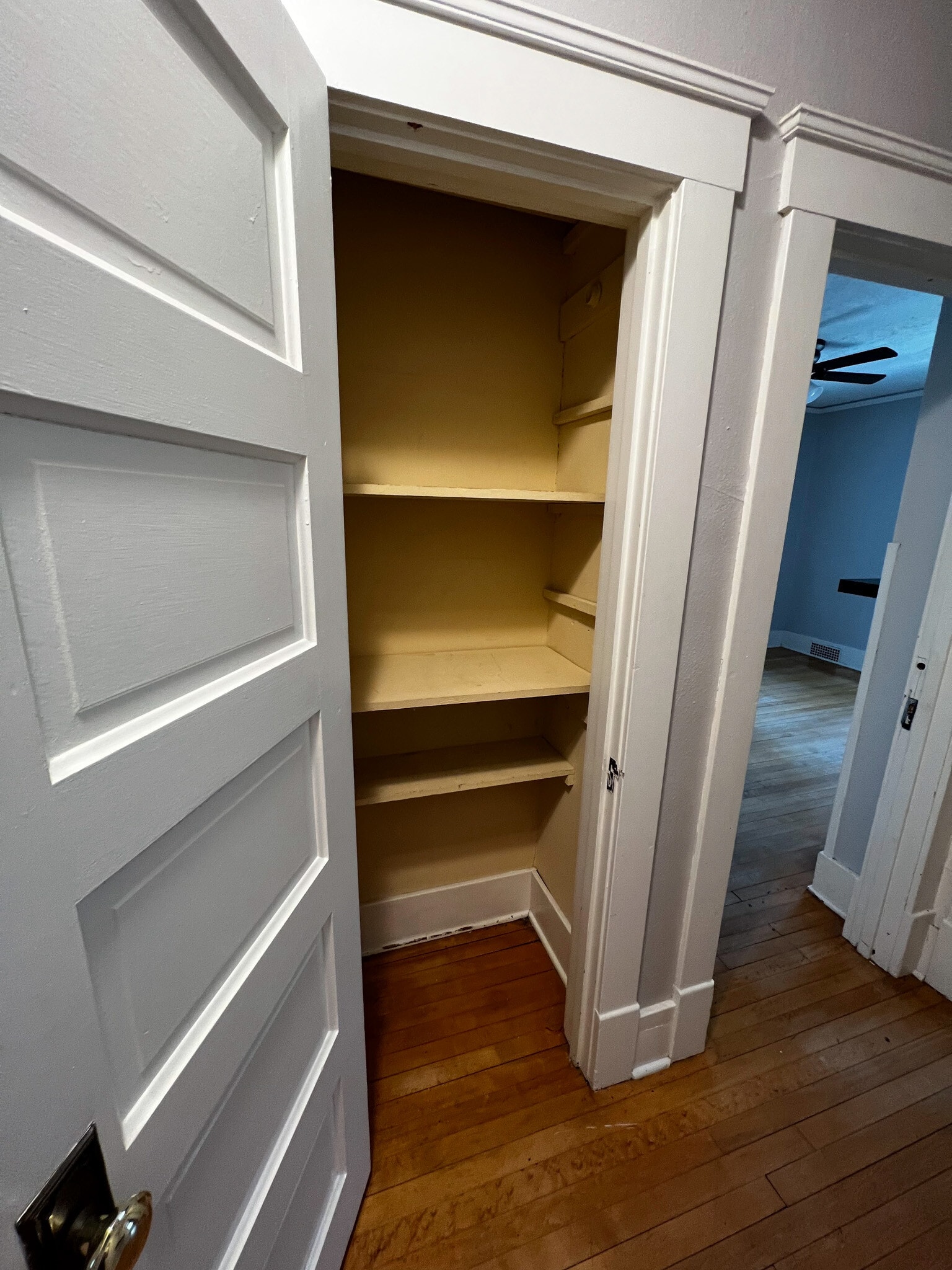 Building Photo - 820 10th Ave N