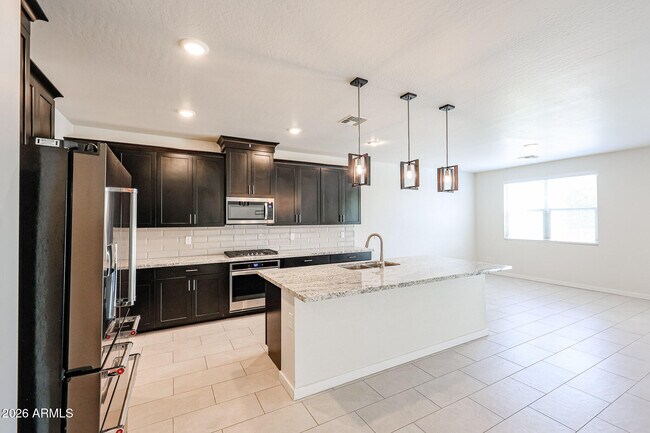 Building Photo - 14090 W Old Oak Ln