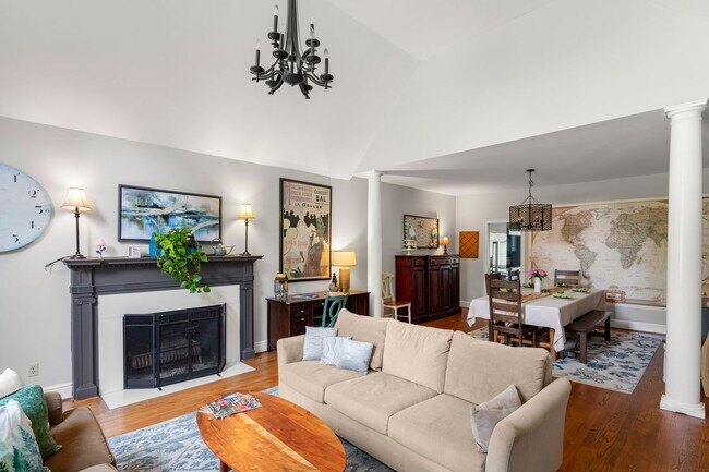 Building Photo - Spacious 6-Bedroom Furnished Home Near Asheville – Privacy, Comfort & Convenience!