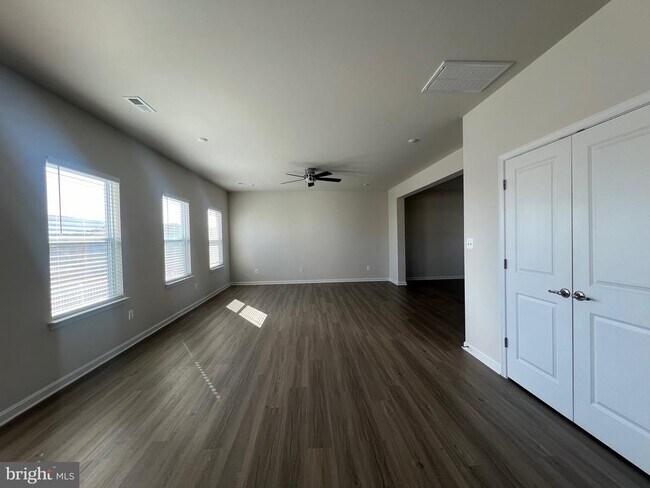 Building Photo - 35 Signal Knob Cottage Dr