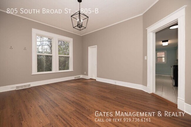 Building Photo - 805 S Broad St