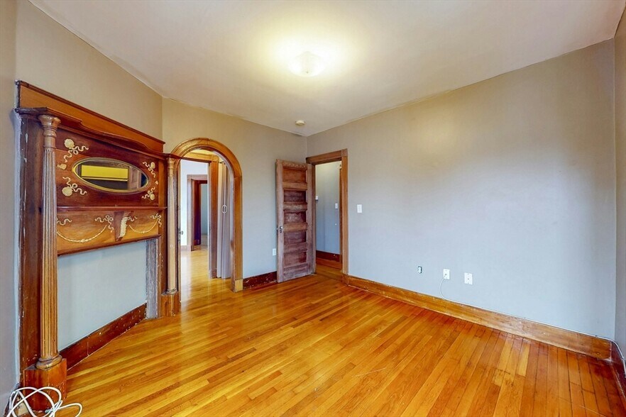 Building Photo - 76 Belden St