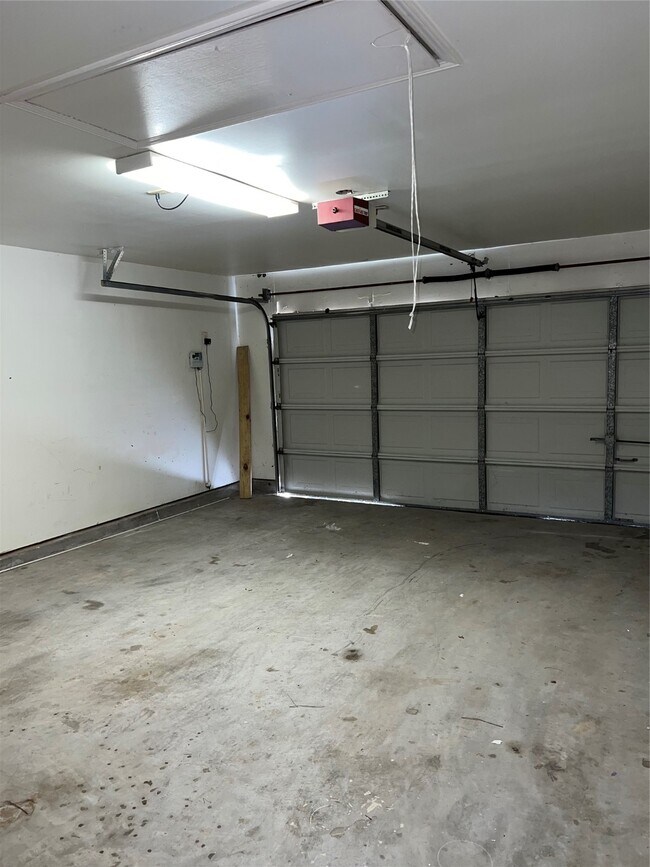 Building Photo - 3215 Bluebonnet Meadows Ln