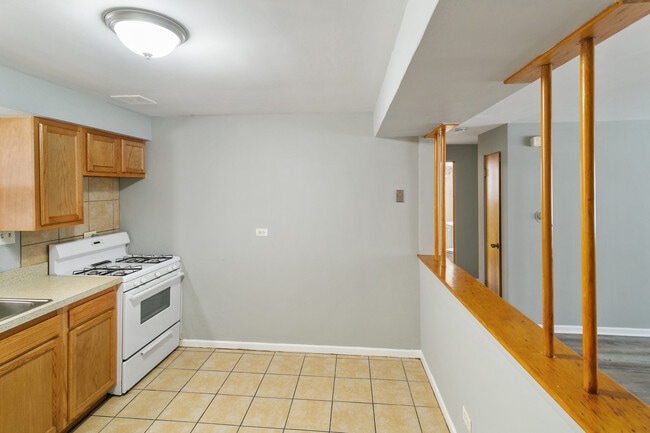 Building Photo - 805 N 22nd Ave