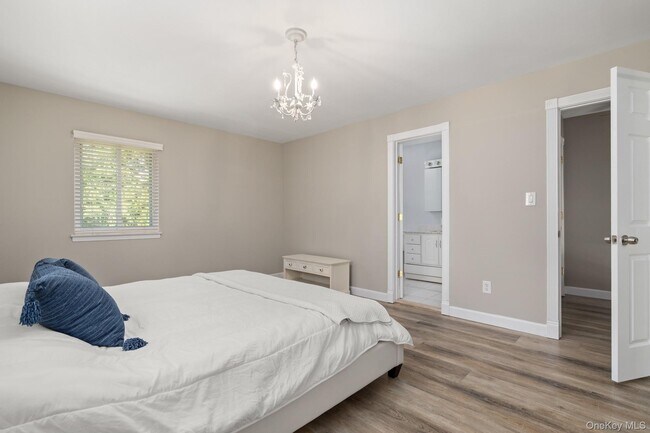 Building Photo - 73 Town House Dr