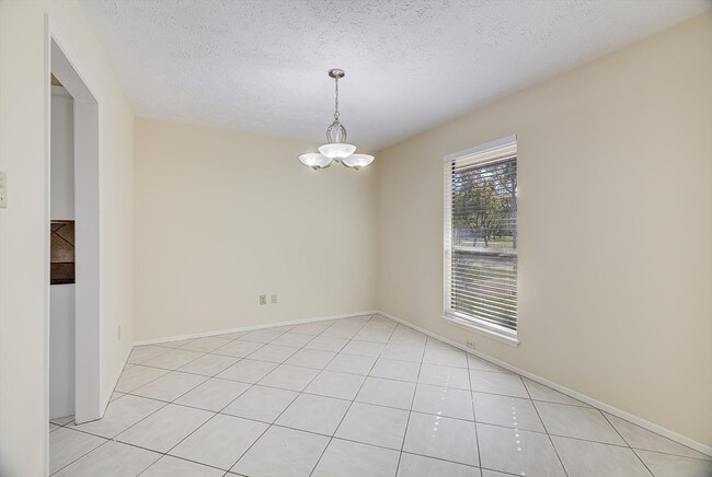 Building Photo - 2807 Planters St