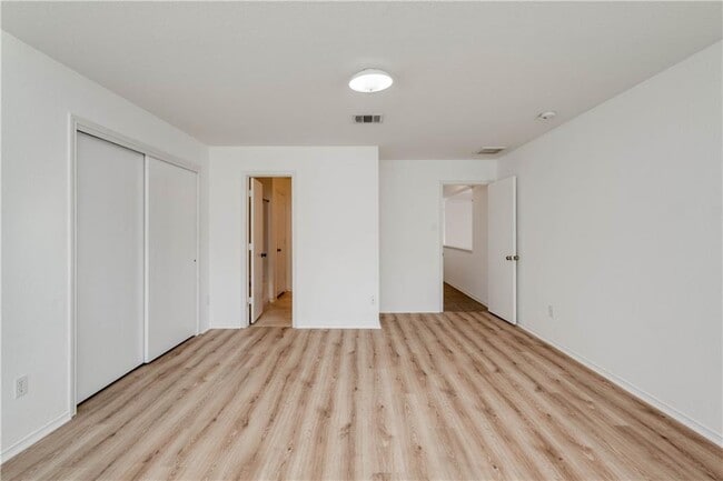 Building Photo - 13316 Thome Valley Dr