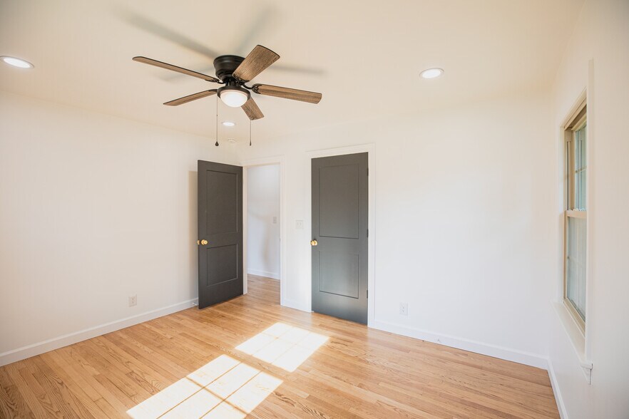 Building Photo - 200 Sewanee Cir