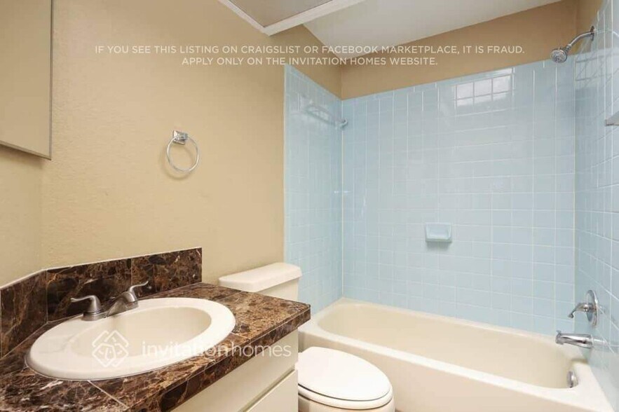 Building Photo - 327 80th Ave NE