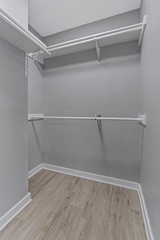 Building Photo - 700 Creekmont Dr