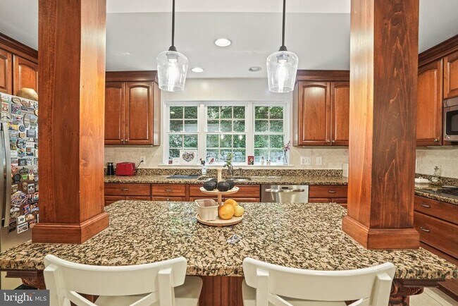 Building Photo - 6117 Larstan Dr