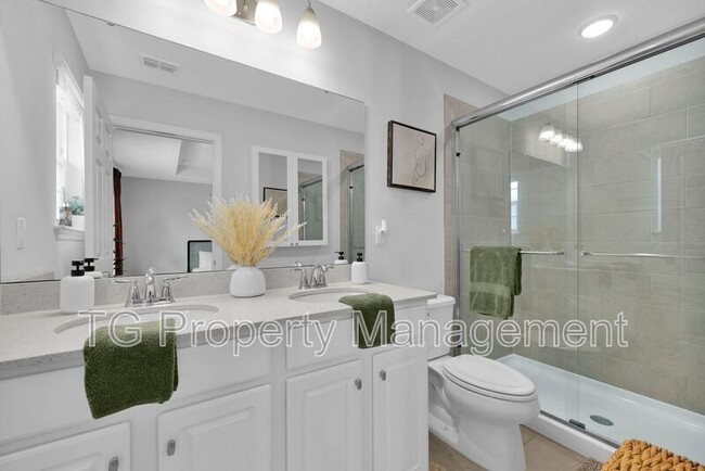 Building Photo - 13968 Molina Dr