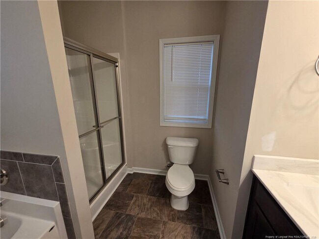 Building Photo - 2044 Stonewash Dr