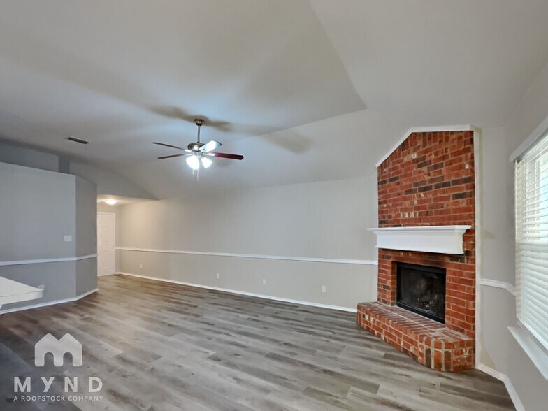 Building Photo - 229 Centennial Pl