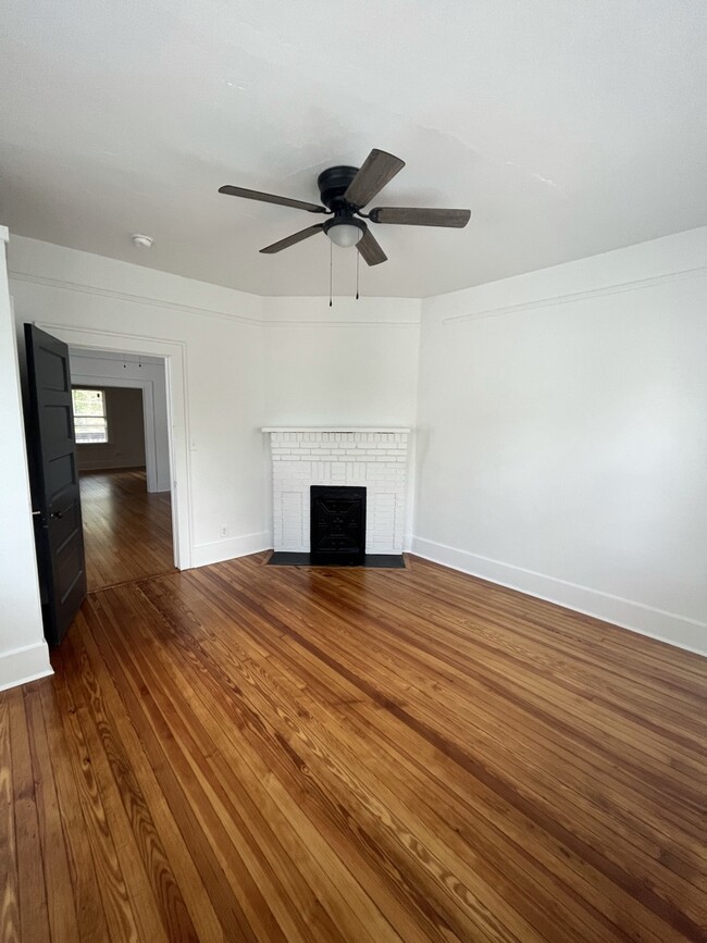 Front bedroom - 720 E 35th St