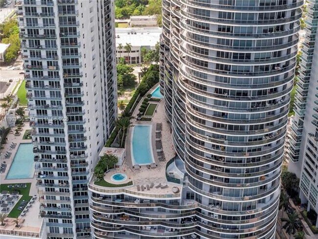 Building Photo - 488 NE 18th St