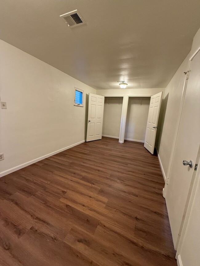 Building Photo - 305 Marguerite Ave