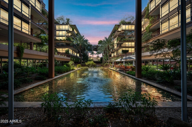 Building Photo - 7167 E Rancho Vista Dr