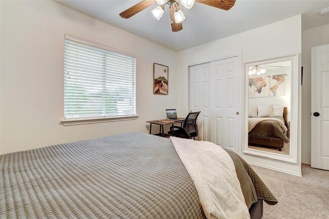 Building Photo - 15501 Sarah's Creek Dr