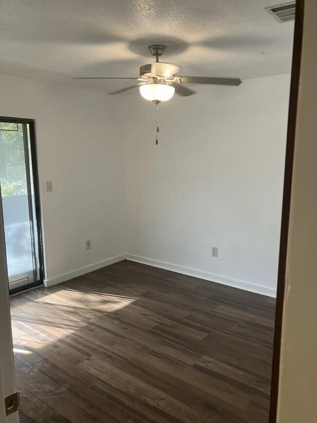 Building Photo - 378 SE Lake Forest Pl