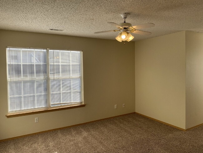 Building Photo - 3044 W Marigold Dr