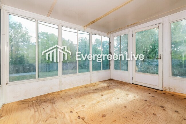 Building Photo - 2578 Bethesda Ave