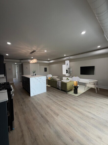 Building Photo - 10217 Dearlove Rd