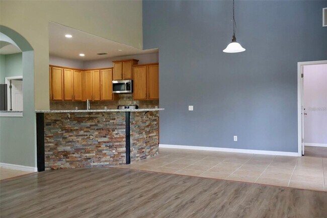 Building Photo - 369 James Cir