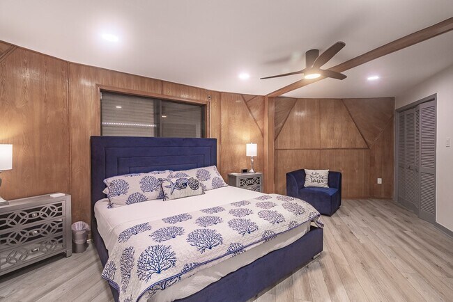 Building Photo - 22814 Verano Dr