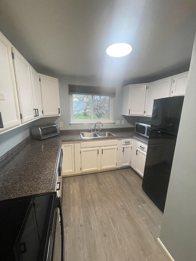 Building Photo - 119 Iron Oaks Cir