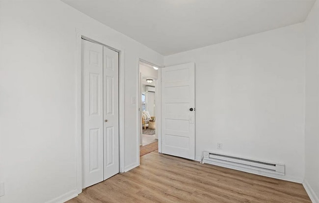 Building Photo - 2 Bedroom 1 Bath Available to Rent for $79...