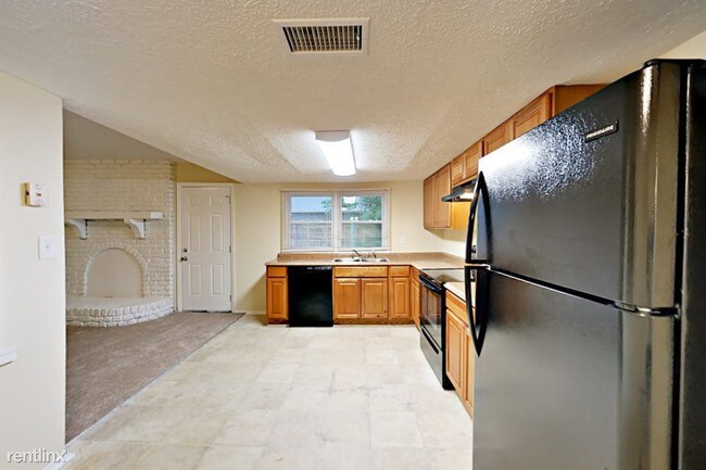 Building Photo - 105 Glace Rd