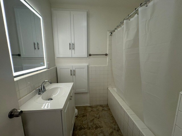 Building Photo - 942 Havenhurst Dr