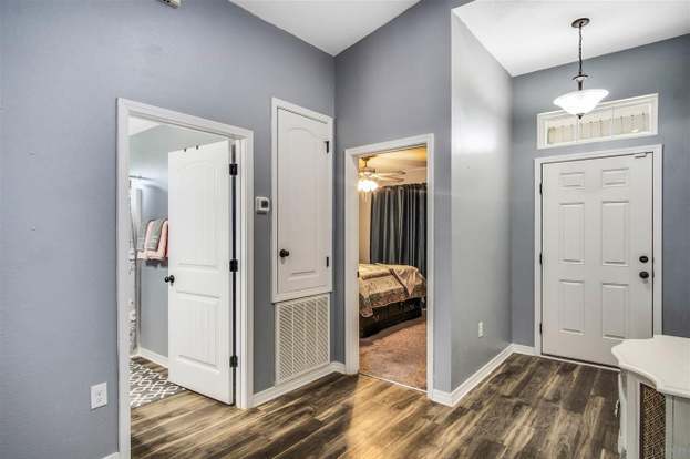 Building Photo - 5544 Peach Dr