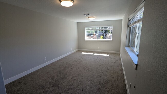 Building Photo - BIGFIR1055-1057