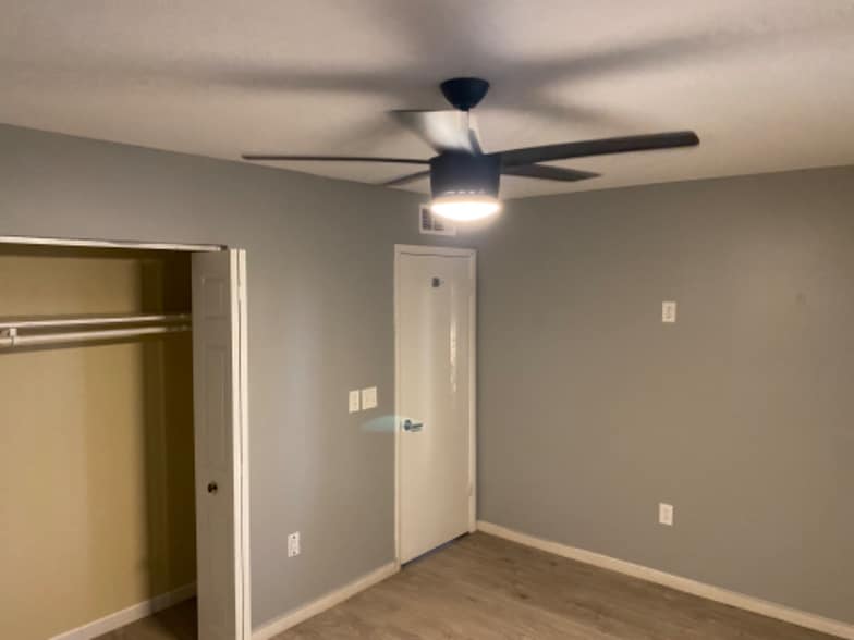 Building Photo - 3331 W Del Monico Ln