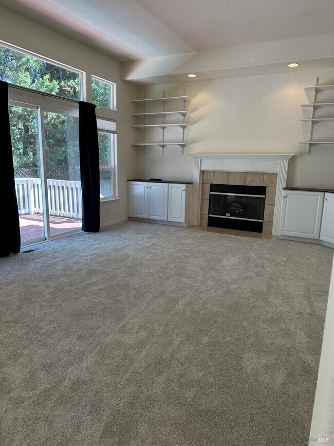 Building Photo - 366 Breeden St