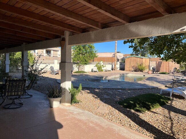 Building Photo - 2760 Inverness Dr