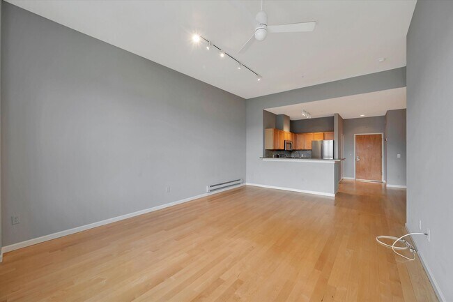 Building Photo - Prime Location Condo in Noe Valley - Please Contact for Showing Availability!