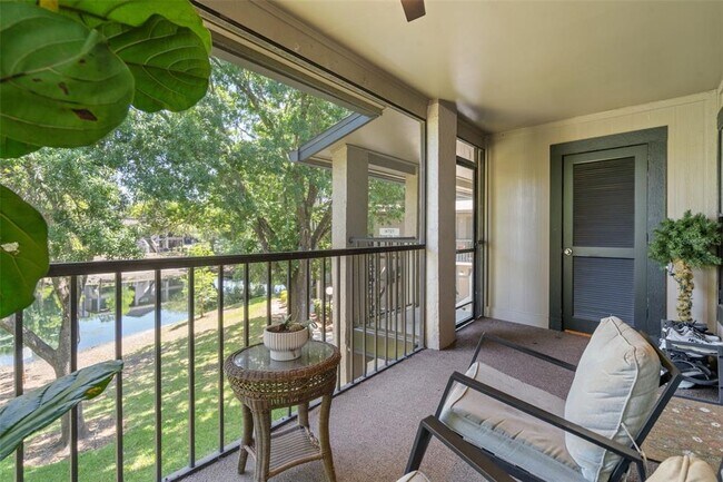 Building Photo - 14733 Norwood Oaks Dr