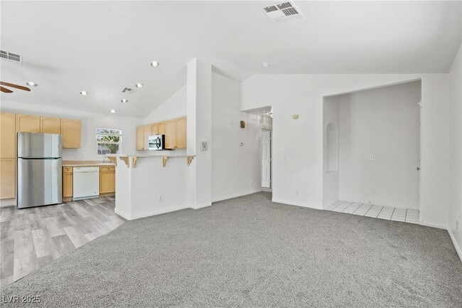 Building Photo - 8473 Birthstone Ave