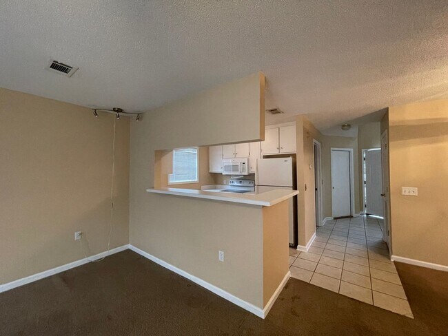 Building Photo - 135 S Spring View Dr