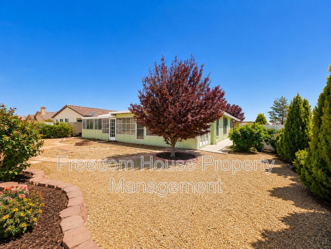 Building Photo - 3066 E Mount Charleston Dr