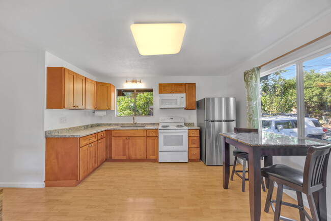 Kitchen - 52 Luna Ln