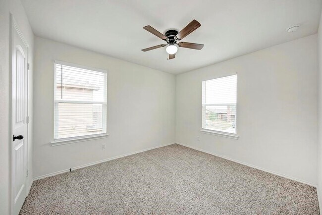 Building Photo - 801 Estes Park