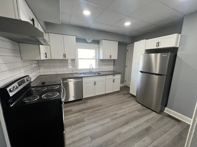 Building Photo - 1345 Arbor Ave