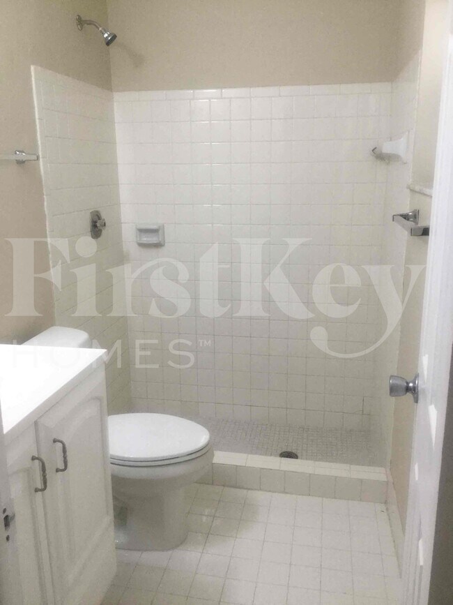 Building Photo - 19742 Carolina Cir