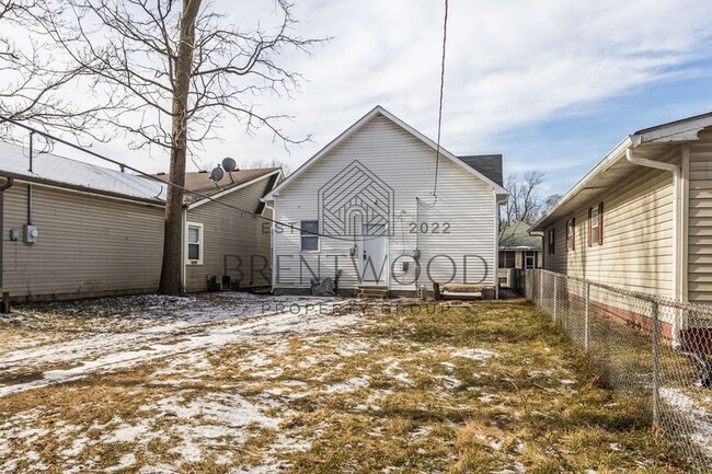 Building Photo - 929 N Tremont St